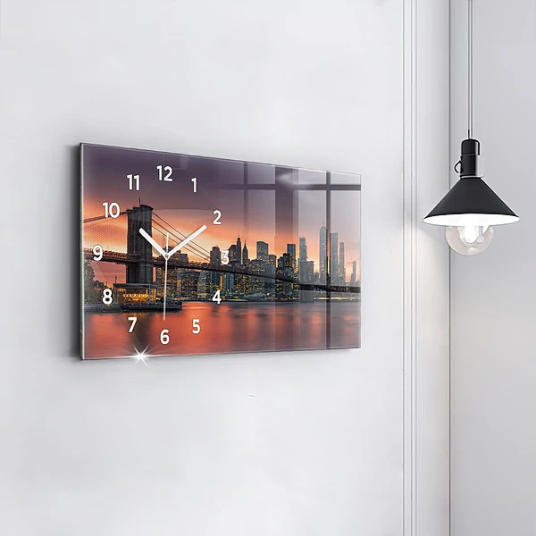 Horizontale Uhr New Yorker East River