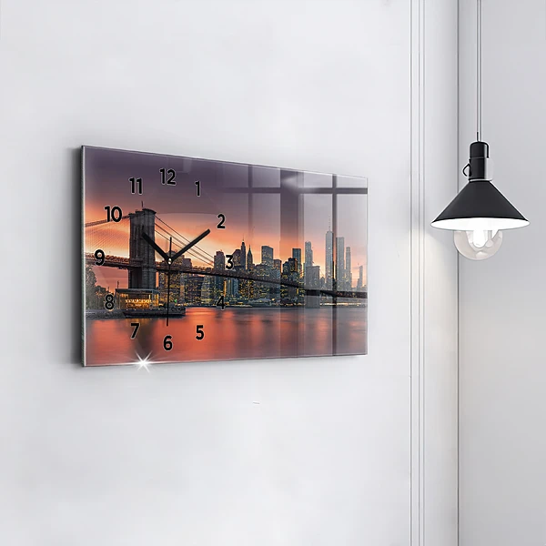 Horizontale Uhr New Yorker East River