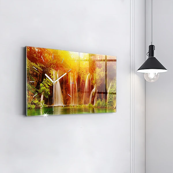 Horizontale Uhr mit motiv Blick auf einen Wasserfall