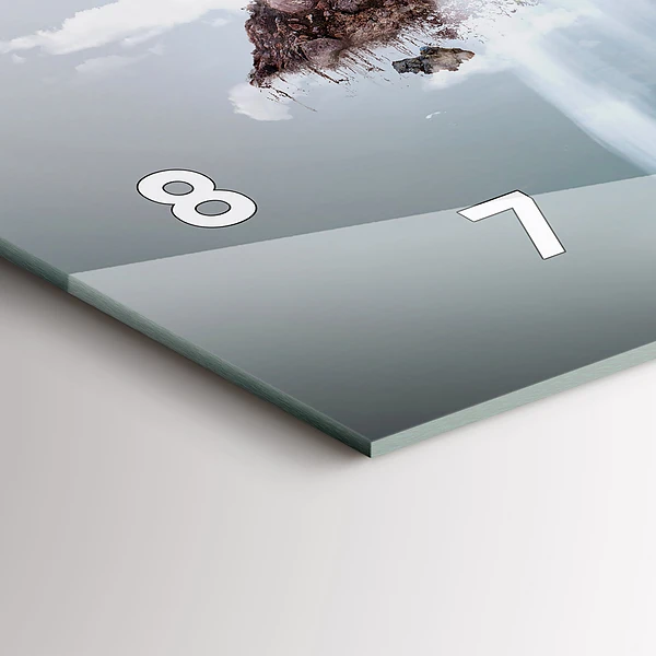 Horizontale Uhr mit motiv Fliegende Insel Wasserfall