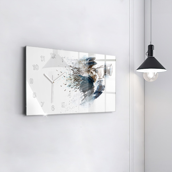 Horizontale Uhr Schiffskapitän mit Fernglas