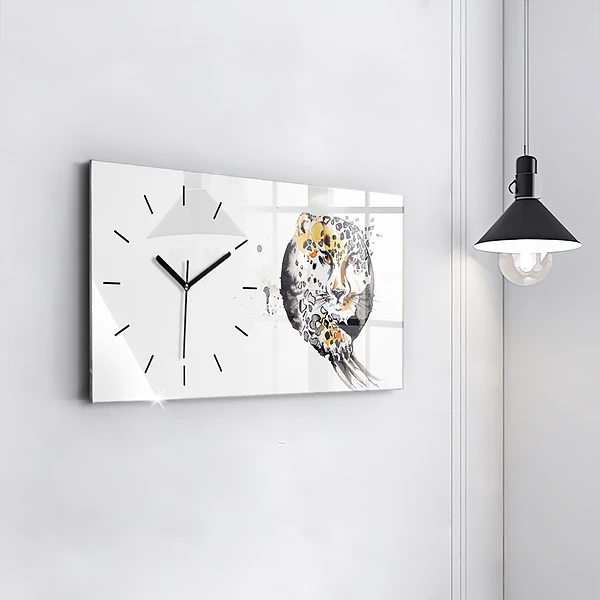 Horizontale Uhr mit motiv Gepard innerhalb eines Kreises