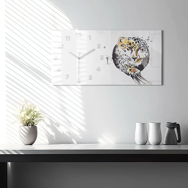 Horizontale Uhr mit motiv Gepard innerhalb eines Kreises