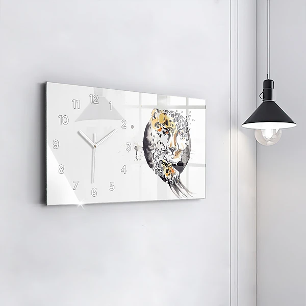 Horizontale Uhr mit motiv Gepard innerhalb eines Kreises