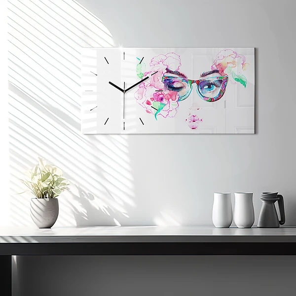 Horizontale Uhr Gesicht einer Frau mit Brille