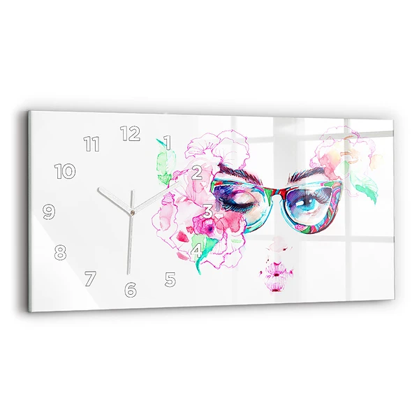 Horizontale Uhr Gesicht einer Frau mit Brille