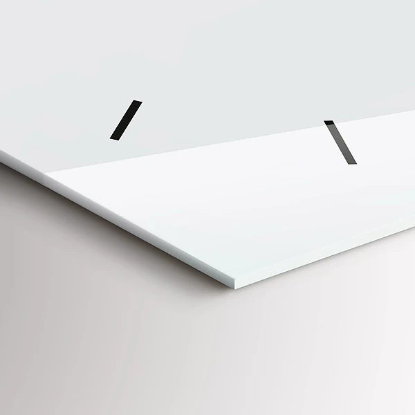 Horizontale Uhr mit motiv Weidenkorb mit Spielzeug