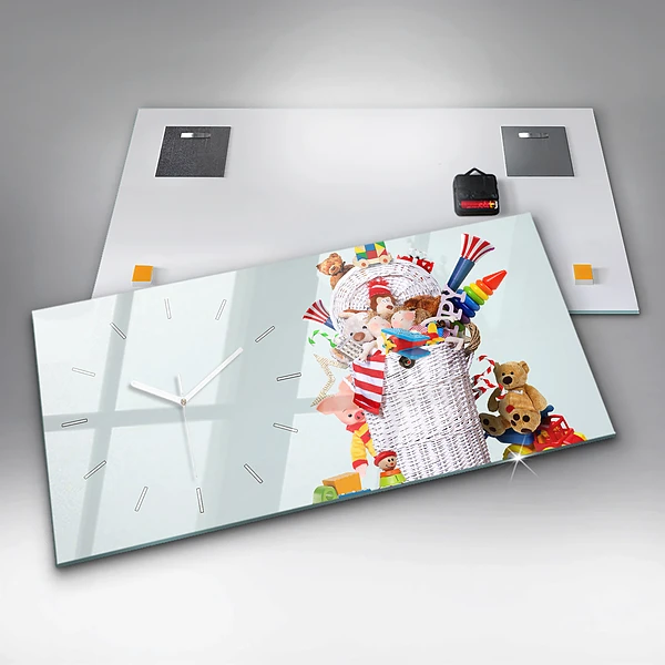 Horizontale Uhr mit motiv Weidenkorb mit Spielzeug