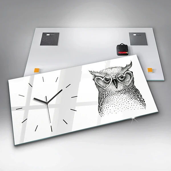 Horizontale Uhr Gezeichnete Eule mit Brille