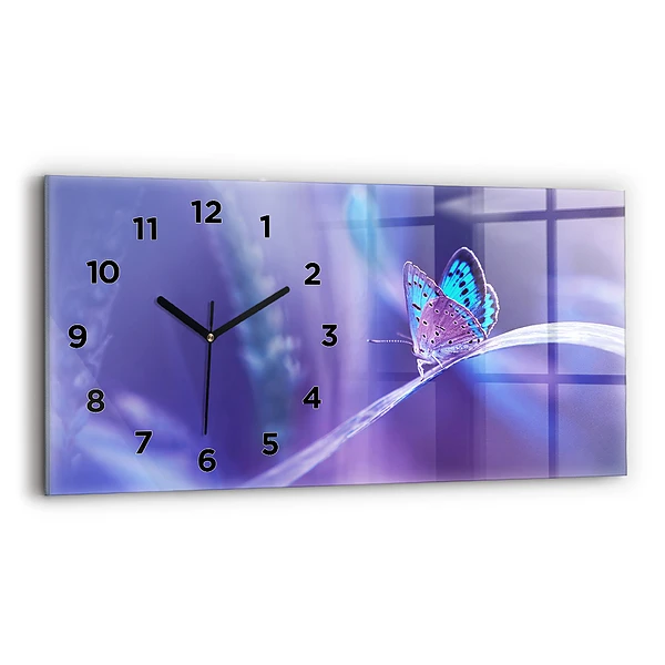 Horizontale Uhr Schmetterling auf Gras