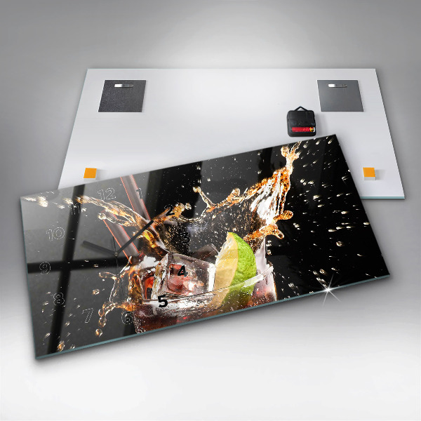 Horizontale Uhr Getränk auf dem Eis