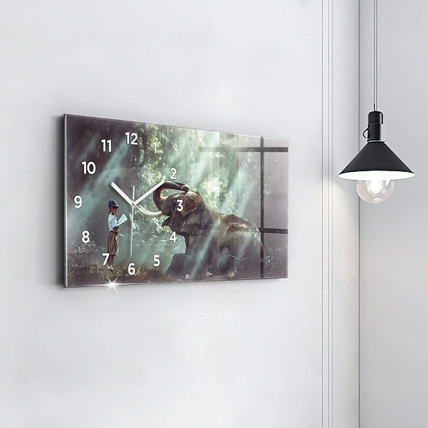 Horizontale Uhr Junge liest ein Buch