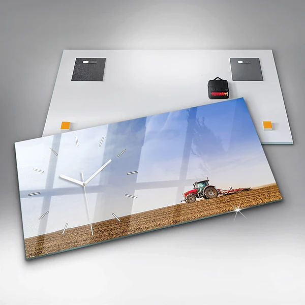 Horizontale Uhr Landwirt im Traktor