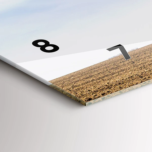 Horizontale Uhr Landwirt im Traktor