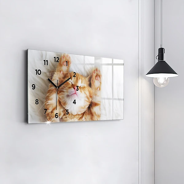 Horizontale Uhr Kleine Katze schlafend