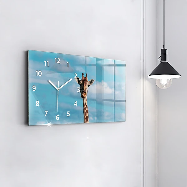 Horizontale Uhr mit motiv Große Giraffe vor einem Himmelshintergrund