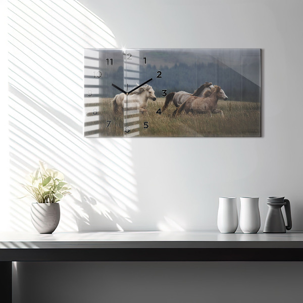 Horizontale Uhr Pferde im Galopp