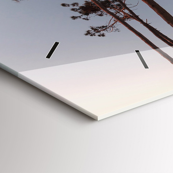 Horizontale Uhr Mondsichel und Bäume