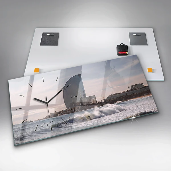 Horizontale Uhr mit motiv Surfer in Barcelona