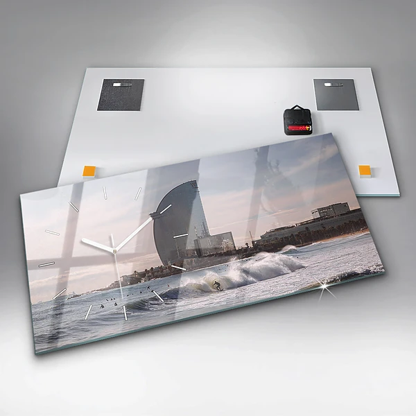 Horizontale Uhr mit motiv Surfer in Barcelona