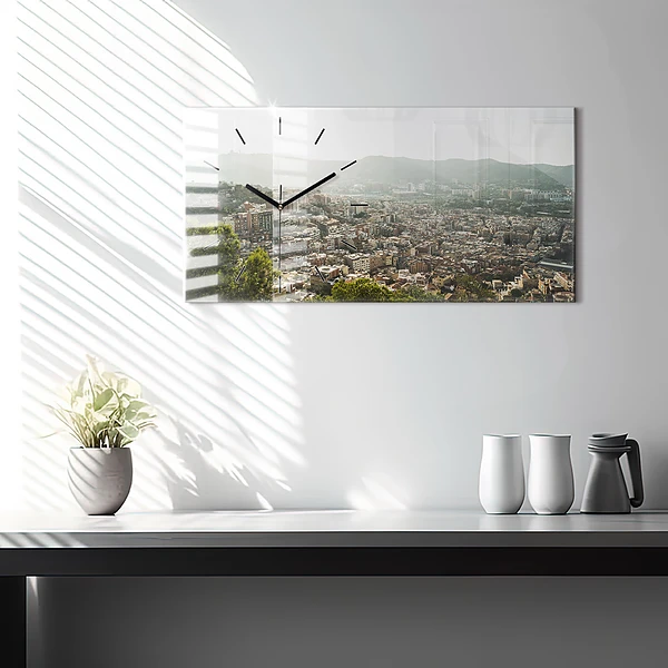 Horizontale Uhr Barcelona Blick auf den Montjuic