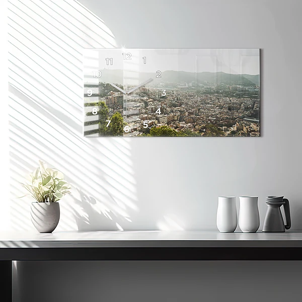 Horizontale Uhr Barcelona Blick auf den Montjuic
