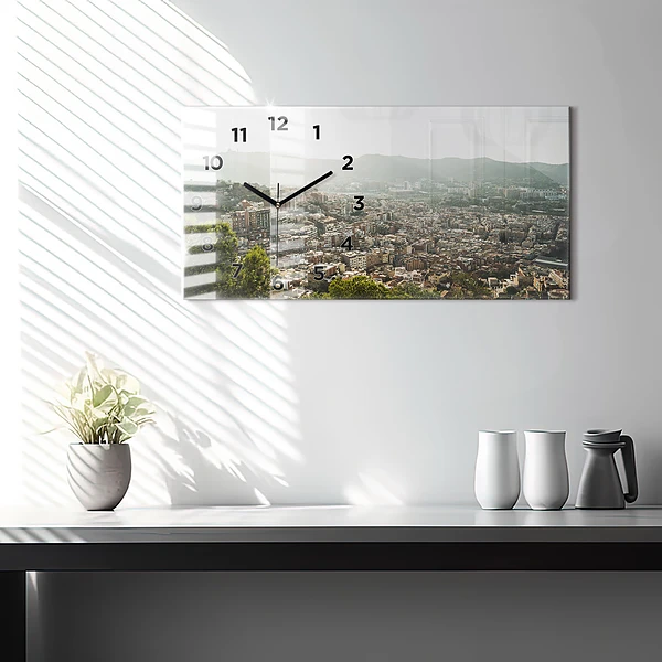 Horizontale Uhr Barcelona Blick auf den Montjuic