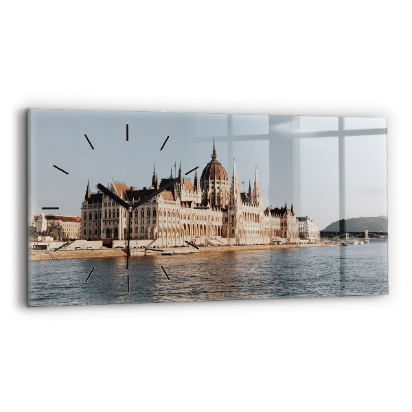 Horizontale Uhr Das Parlament in Budapest
