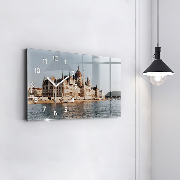 Horizontale Uhr Das Parlament in Budapest