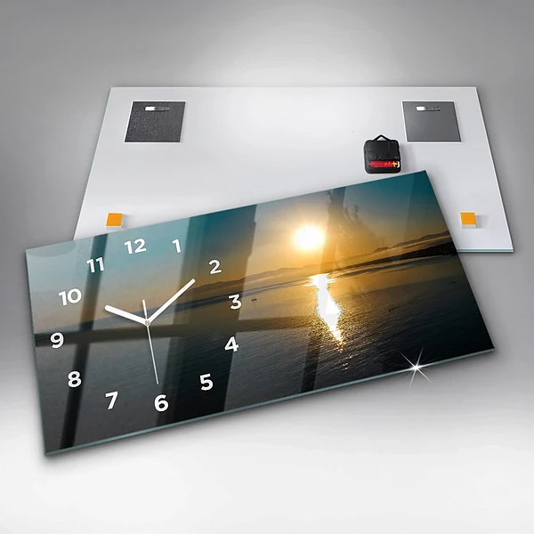 Horizontale Uhr mit motiv Landschaft bei Sonnenaufgang