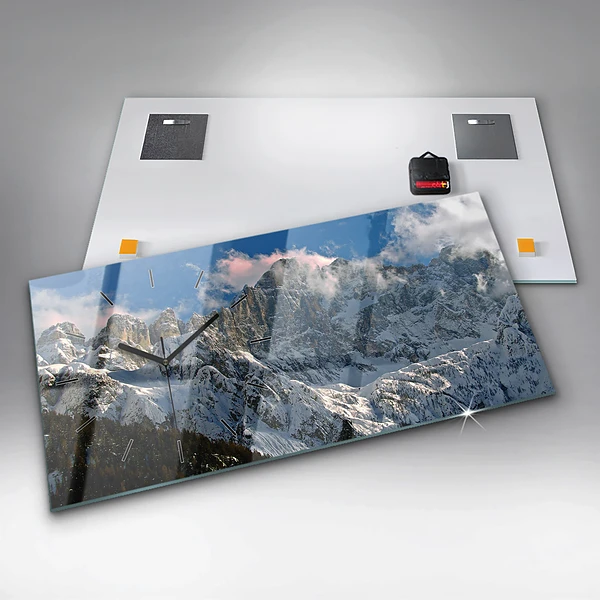 Horizontale Uhr mit motiv Berge unter dem blauen Himmel