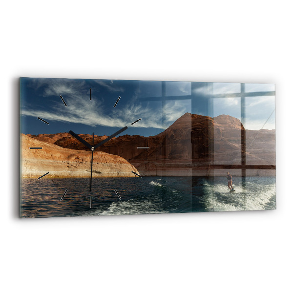Horizontale Uhr mit motiv Person auf Wasserskiern