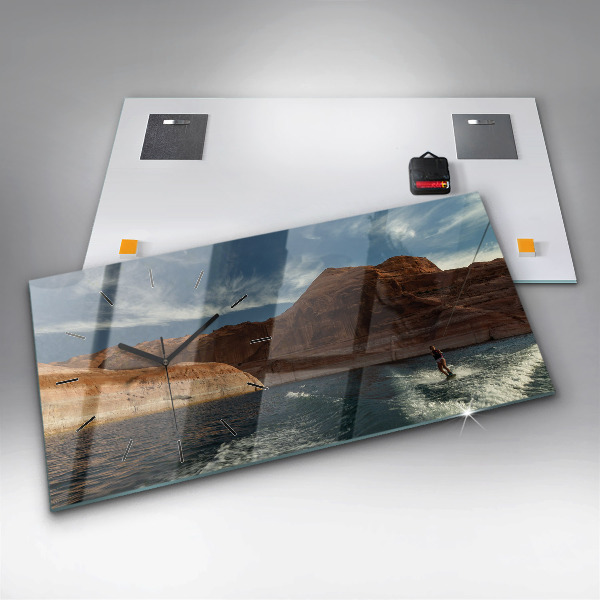 Horizontale Uhr mit motiv Person auf Wasserskiern