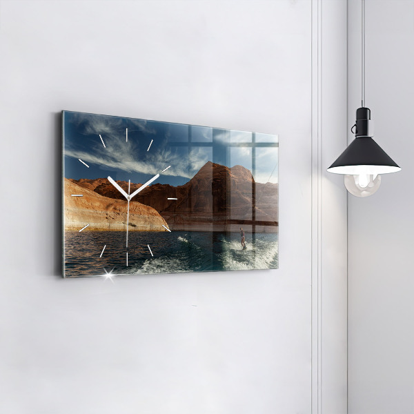 Horizontale Uhr mit motiv Person auf Wasserskiern