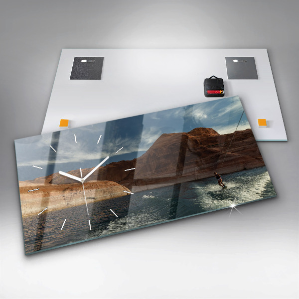 Horizontale Uhr mit motiv Person auf Wasserskiern