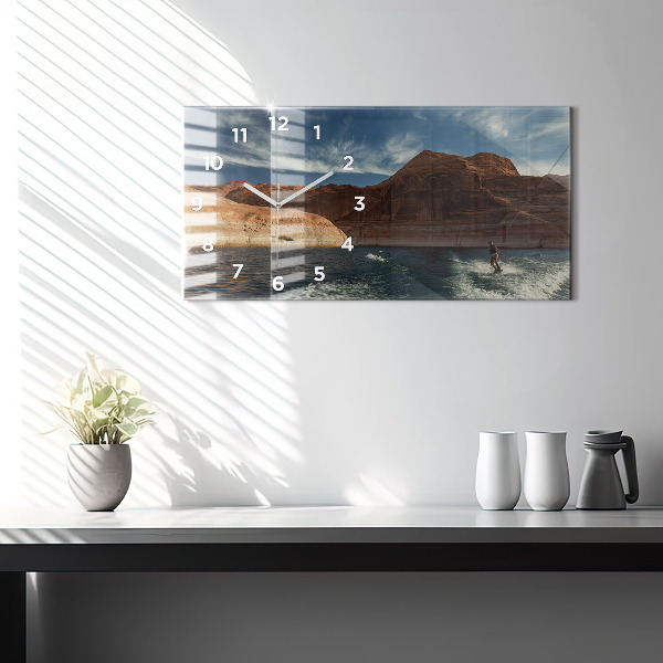 Horizontale Uhr mit motiv Person auf Wasserskiern