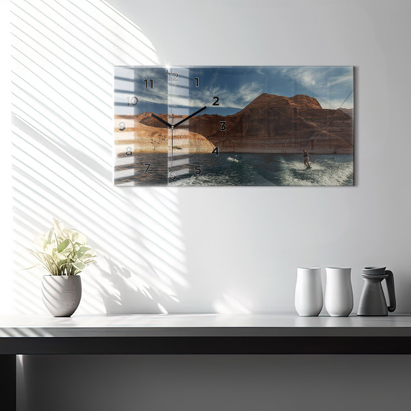Horizontale Uhr mit motiv Person auf Wasserskiern