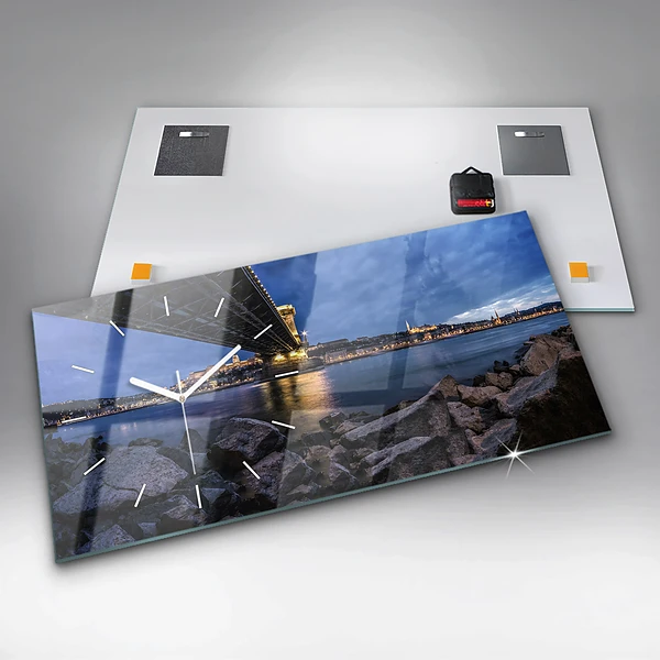 Horizontale Uhr mit motiv Felsenufer unter der Brücke