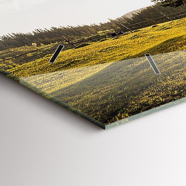 Horizontale Uhr mit motiv Baum auf einem Hügel