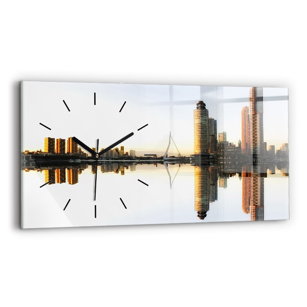 Horizontale Uhr Stadt am Fluss