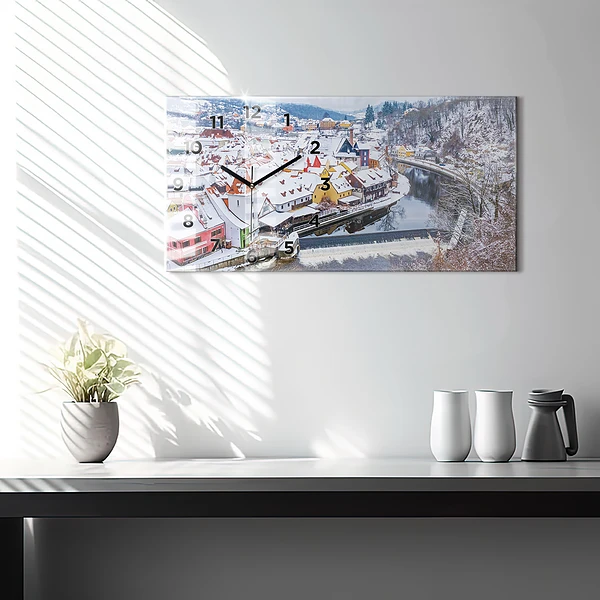Horizontale Uhr mit motiv Panorama einer Stadt im Winter