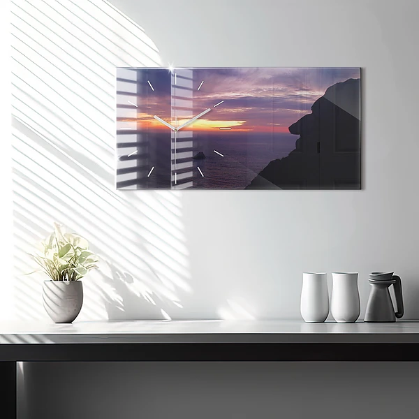 Horizontale Uhr mit motiv Stein-Kopf