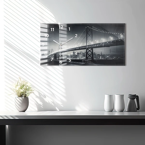 Horizontale Uhr Brücke bei Nacht in San Francisco