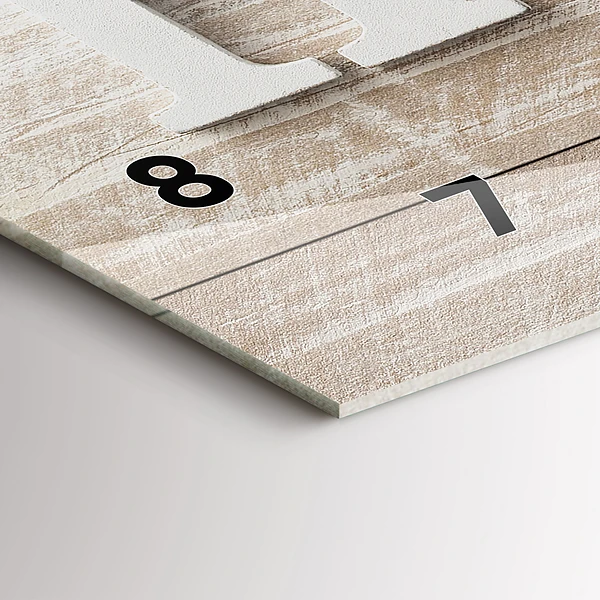 Horizontale Uhr mit motiv Hausinschrift