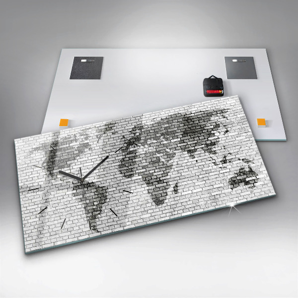 Horizontale Uhr Backsteinmauer Weltkarte