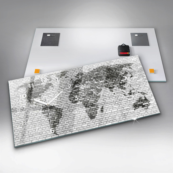 Horizontale Uhr Backsteinmauer Weltkarte