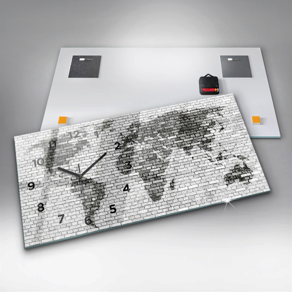 Horizontale Uhr Backsteinmauer Weltkarte