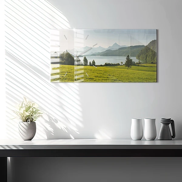 Horizontale Uhr mit motiv Berge und Felder
