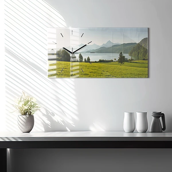 Horizontale Uhr mit motiv Berge und Felder