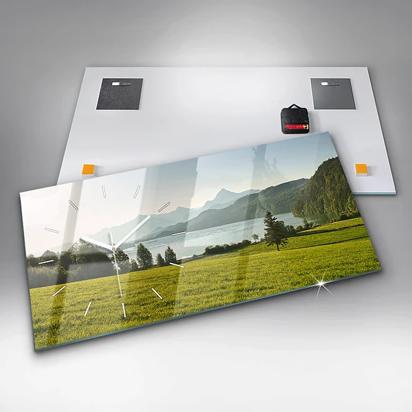 Horizontale Uhr mit motiv Berge und Felder